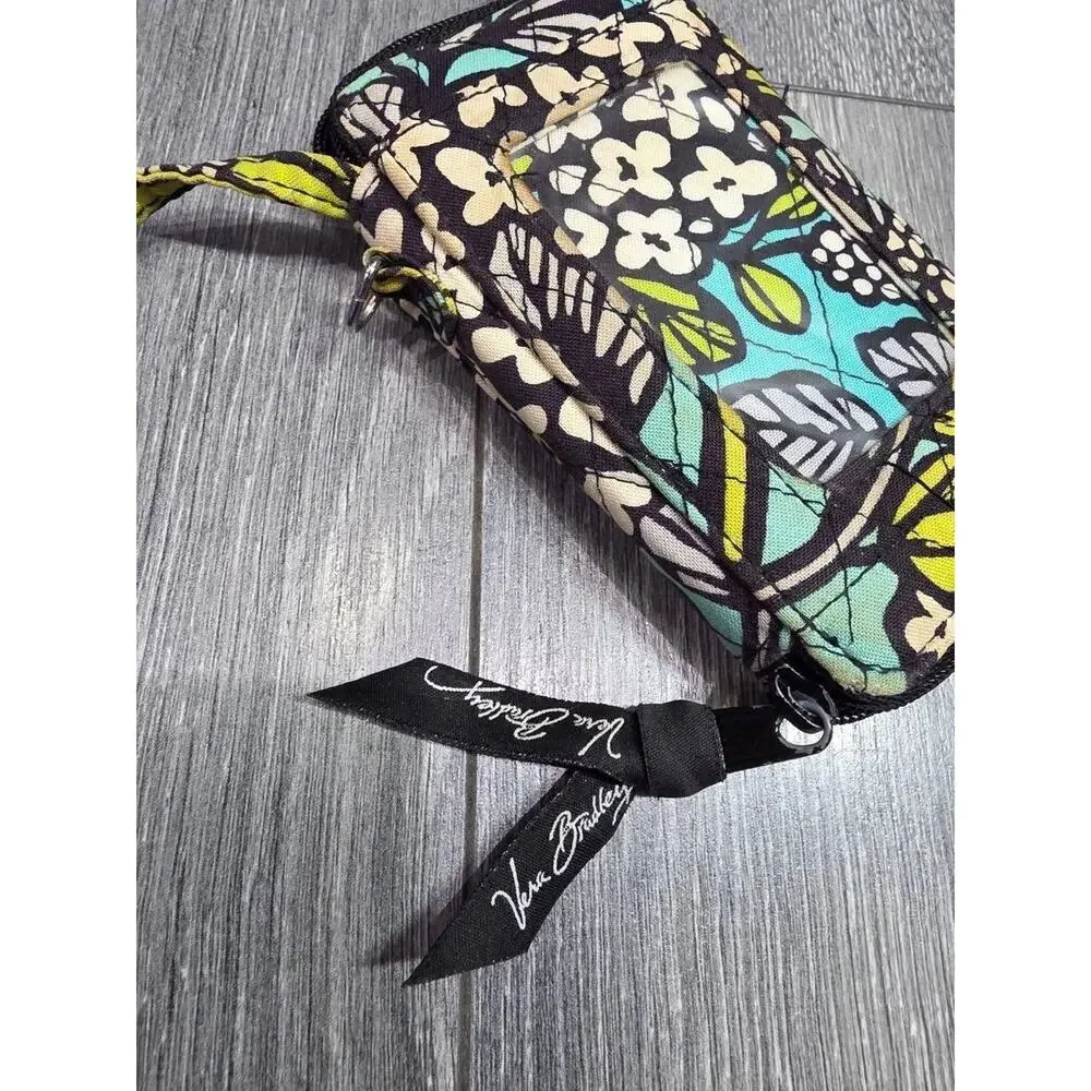 VERA BRADLEY Carry All in One Zip Wristlet Wallet Island Blooms Pattern B000780